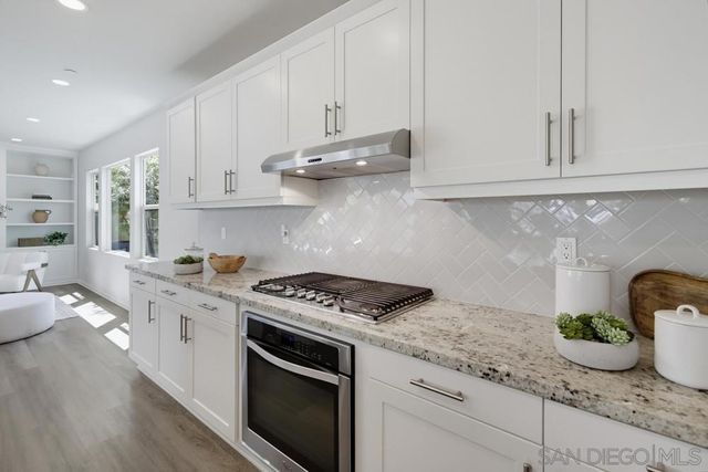 21840 Deer Grass Drive, Escondido, CA 92029
