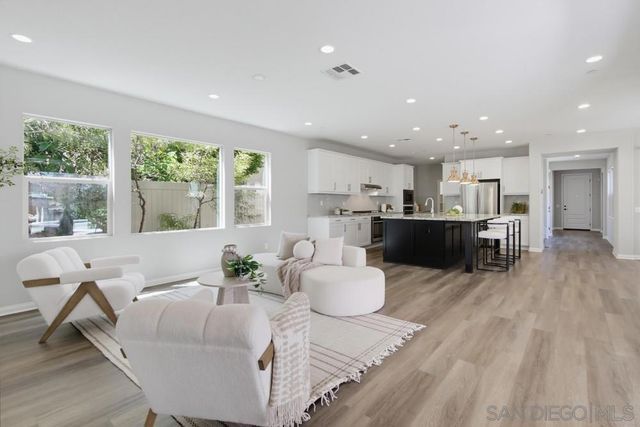 21840 Deer Grass Drive, Escondido, CA 92029