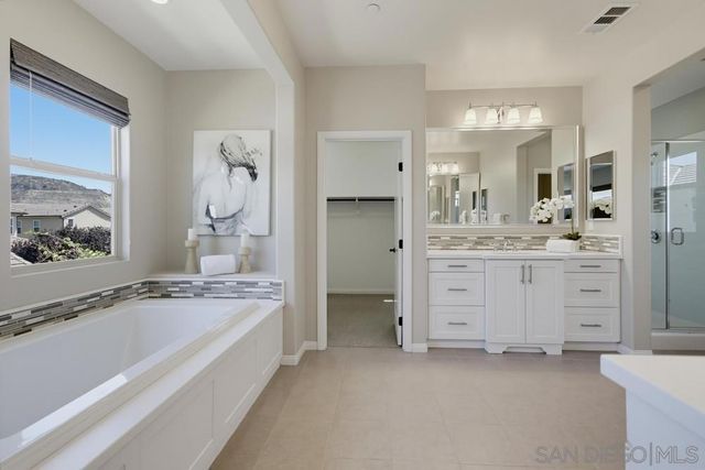 21840 Deer Grass Drive, Escondido, CA 92029