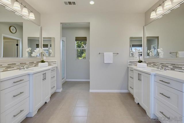 21840 Deer Grass Drive, Escondido, CA 92029