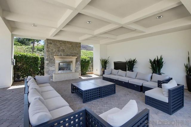 21840 Deer Grass Drive, Escondido, CA 92029
