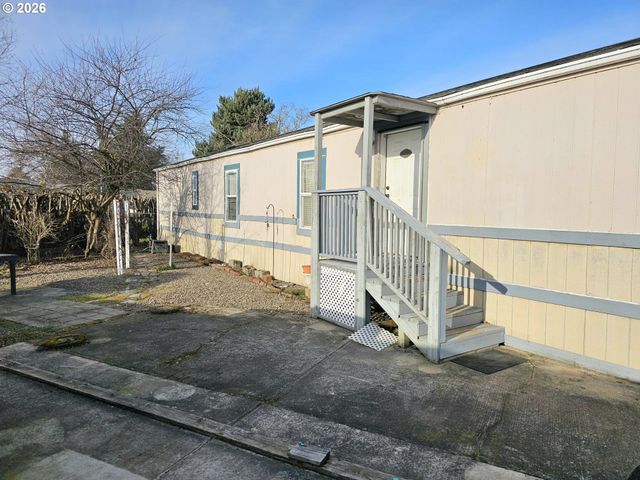 612 N CASCADE Dr 25, Woodburn, OR 97071