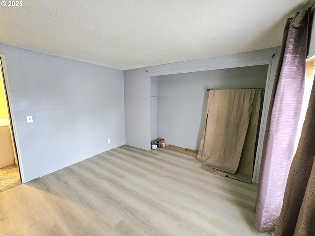 612 N CASCADE Dr 25, Woodburn, OR 97071