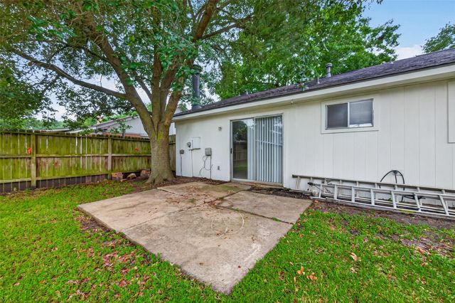 7515 Londres Drive, Houston, TX 77083