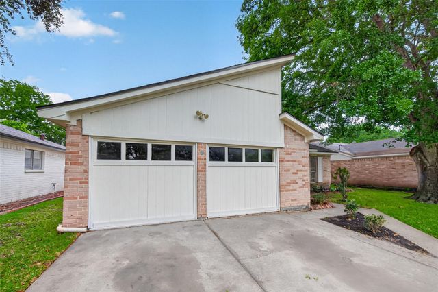 7515 Londres Drive, Houston, TX 77083