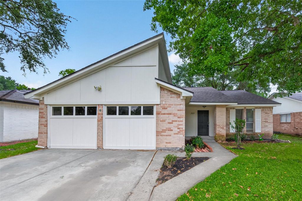 7515 Londres Drive, Houston, TX 77083