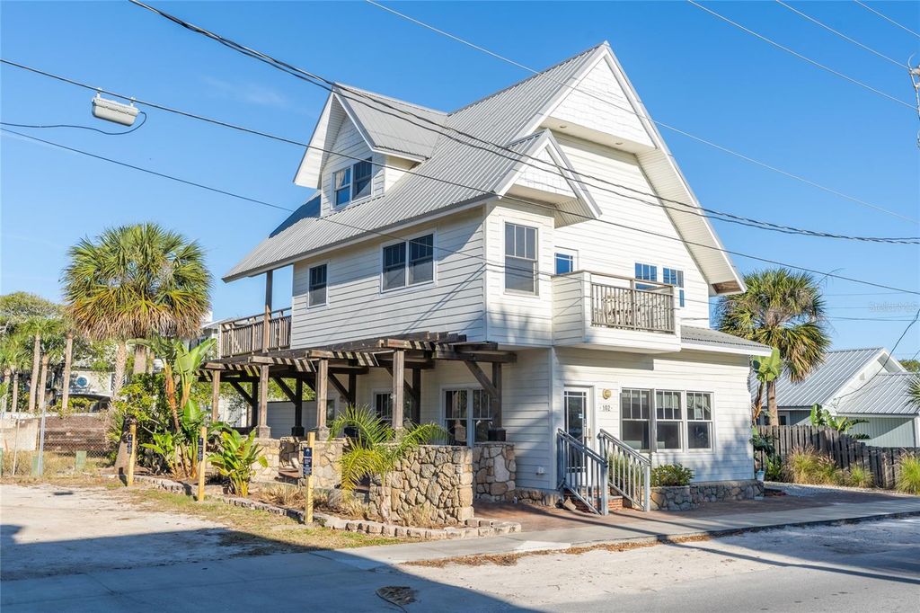 Image 2 of property listing at 104 N PINE STREET, New Smyrna Beach, FL 32169