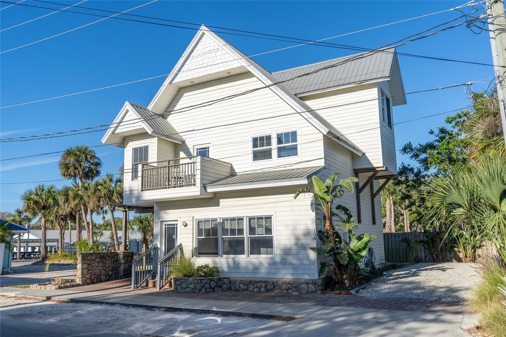 Image 32 of property listing at 104 N PINE STREET, New Smyrna Beach, FL 32169