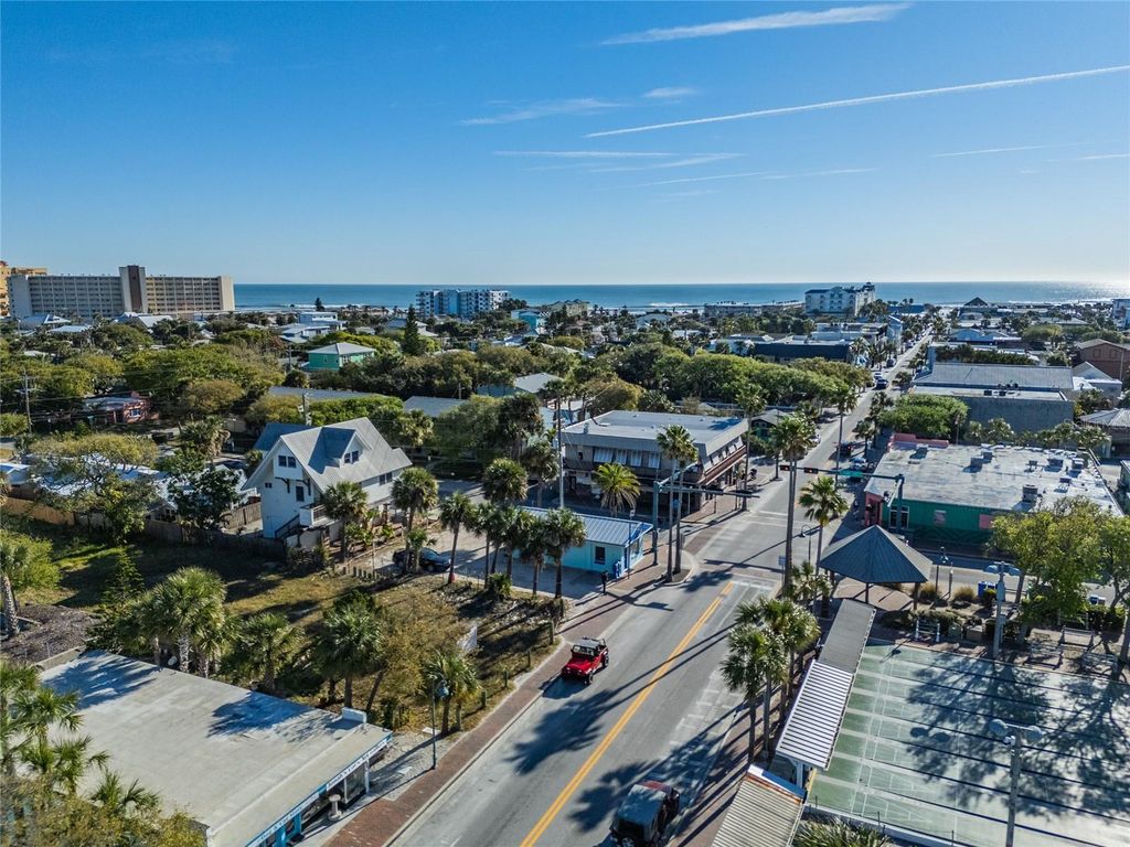 Image 37 of property listing at 104 N PINE STREET, New Smyrna Beach, FL 32169