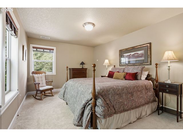 8595 Sw LADY APPLE Ln, Tigard, OR 97224