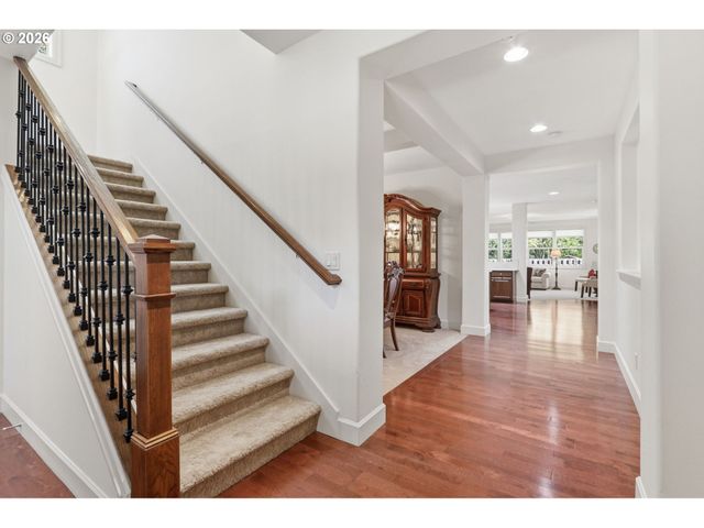 8595 Sw LADY APPLE Ln, Tigard, OR 97224