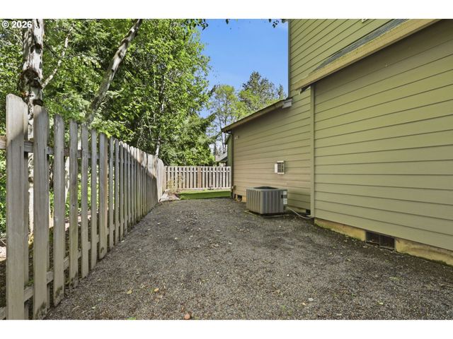 8595 Sw LADY APPLE Ln, Tigard, OR 97224