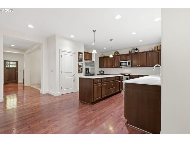 8595 Sw LADY APPLE Ln, Tigard, OR 97224