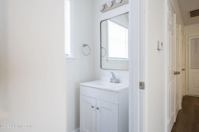 2505 Cedar St, Louisville, KY 40212