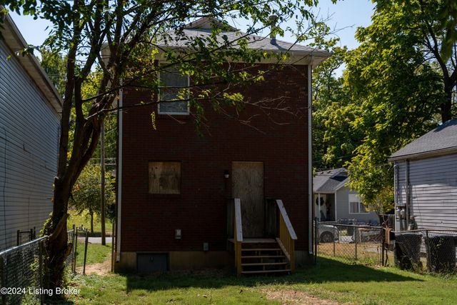 2505 Cedar St, Louisville, KY 40212