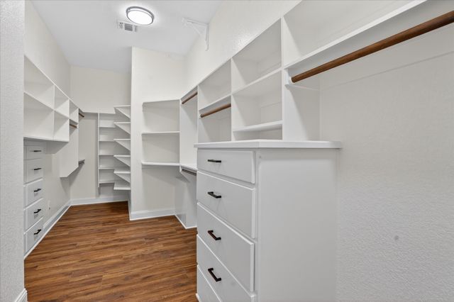 153 Crest Canyon Drive, Fort Worth, TX 76108