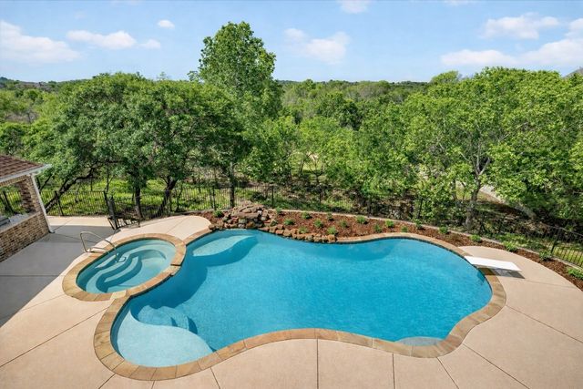 153 Crest Canyon Drive, Fort Worth, TX 76108