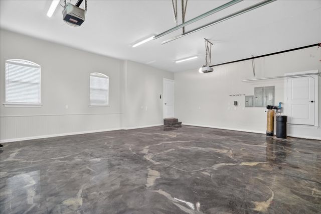 153 Crest Canyon Drive, Fort Worth, TX 76108