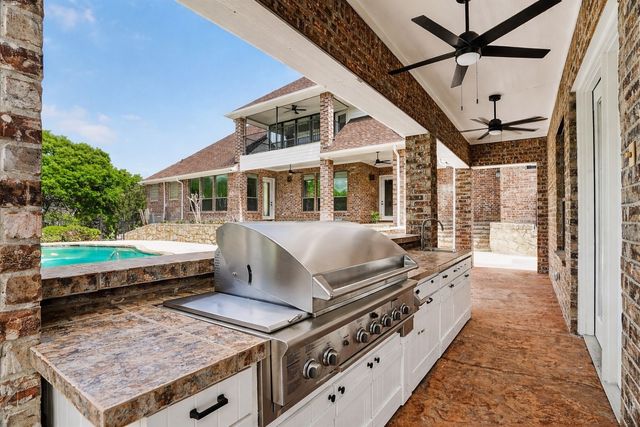 153 Crest Canyon Drive, Fort Worth, TX 76108