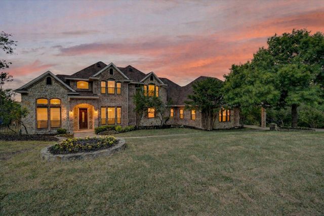 153 Crest Canyon Drive, Fort Worth, TX 76108