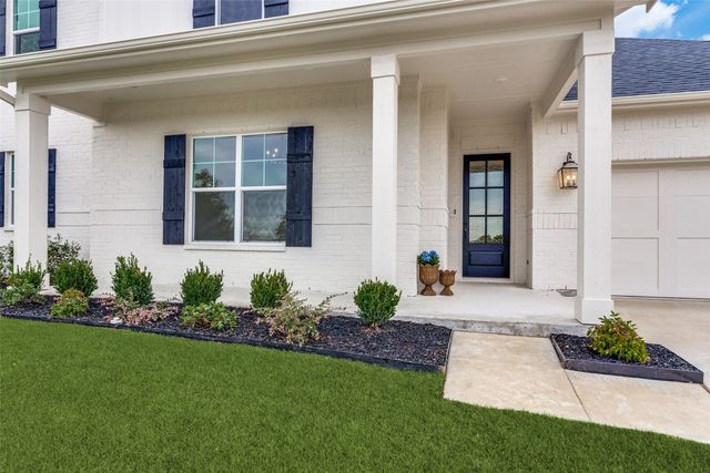 622 Sterling Court, Benbrook, TX 76126