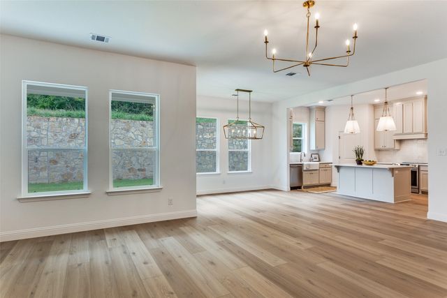622 Sterling Court, Benbrook, TX 76126