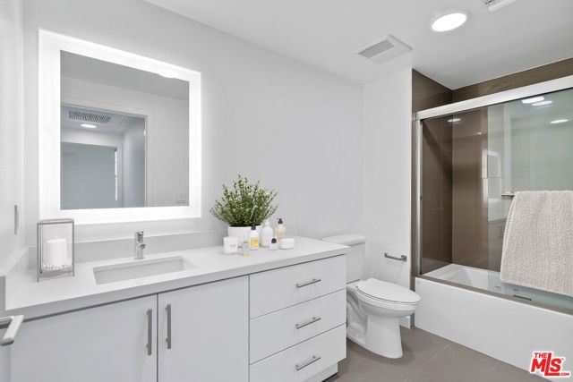 325 N First Street 518, Burbank, CA 91502