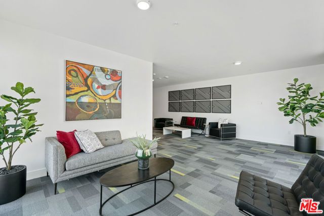 325 N First Street 518, Burbank, CA 91502