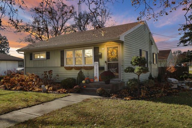 241 N Kendrick AVENUE, Burlington, WI 53105