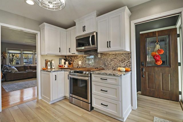 241 N Kendrick AVENUE, Burlington, WI 53105