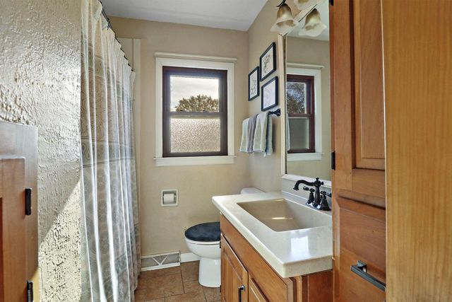 241 N Kendrick AVENUE, Burlington, WI 53105