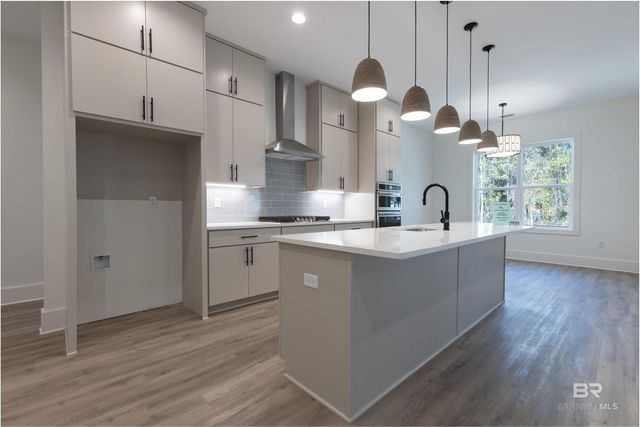 378 W 22nd Avenue, Gulf Shores, AL 36542