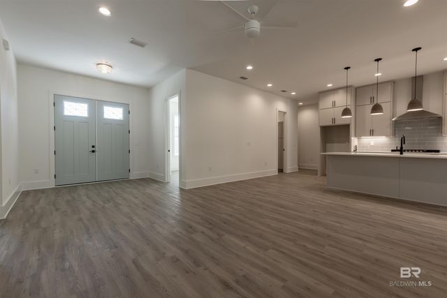 378 W 22nd Avenue, Gulf Shores, AL 36542