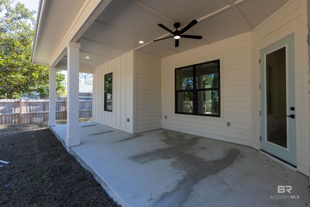 378 W 22nd Avenue, Gulf Shores, AL 36542