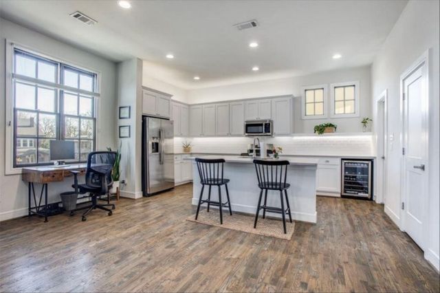 5073 Gaston Avenue 401, Dallas, TX 75214