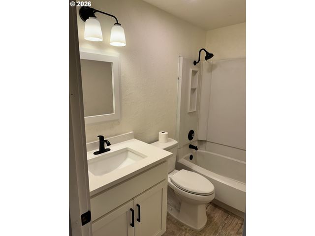 12904 Nw 36TH Ave, Vancouver, WA 98685