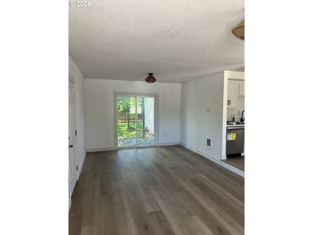 12904 Nw 36TH Ave, Vancouver, WA 98685