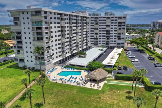 336 Golfview Road 203, North Palm Beach, FL 33408