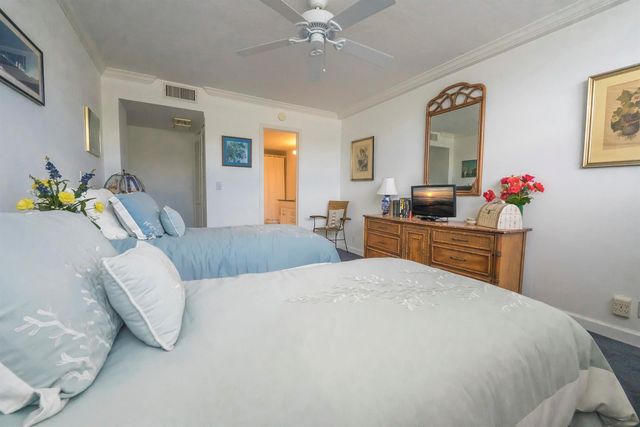 336 Golfview Road 203, North Palm Beach, FL 33408