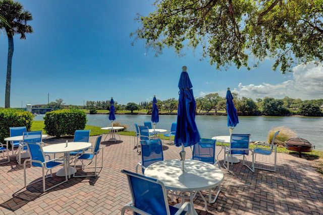 336 Golfview Road 203, North Palm Beach, FL 33408