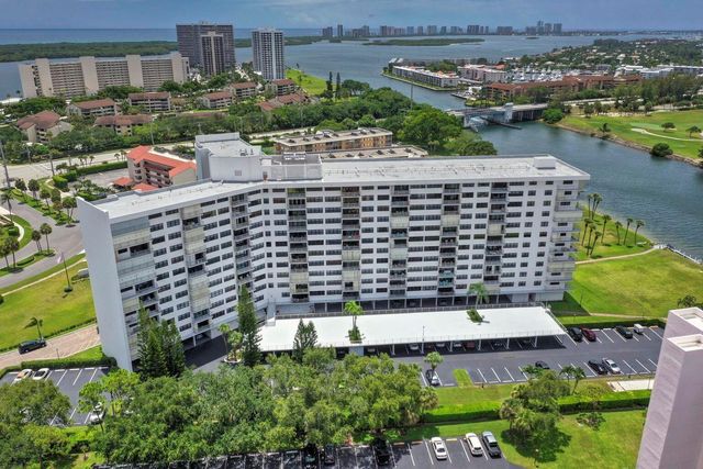 336 Golfview Road 203, North Palm Beach, FL 33408