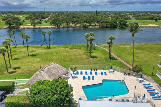 336 Golfview Road 203, North Palm Beach, FL 33408