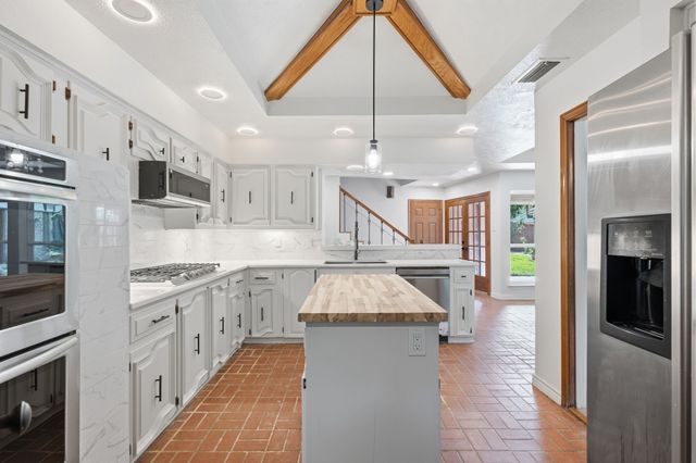 9435 Spring Hollow Drive, Dallas, TX 75243