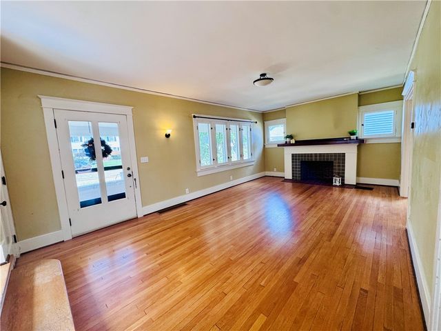 62 E Dixon Avenue, Oakwood, OH 45419
