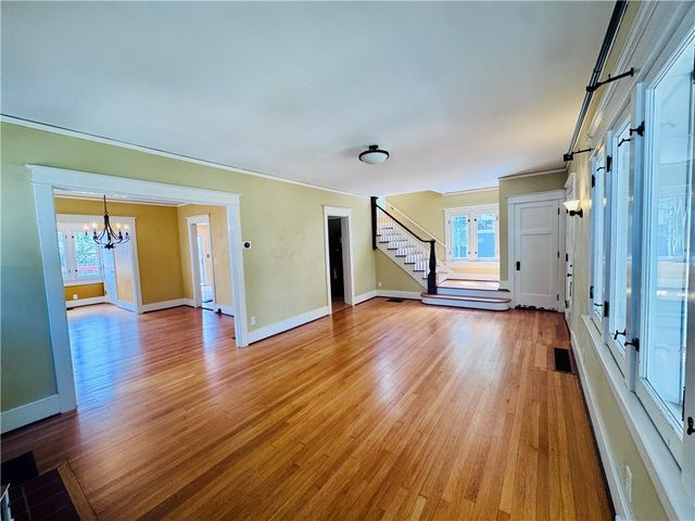 62 E Dixon Avenue, Oakwood, OH 45419