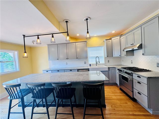 62 E Dixon Avenue, Oakwood, OH 45419