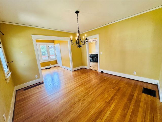 62 E Dixon Avenue, Oakwood, OH 45419