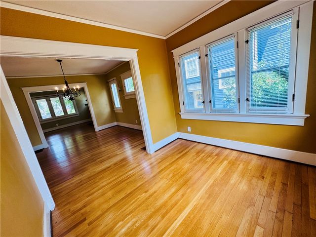 62 E Dixon Avenue, Oakwood, OH 45419
