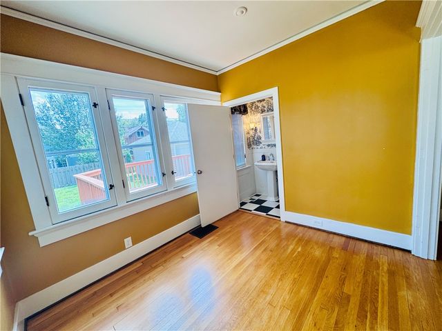 62 E Dixon Avenue, Oakwood, OH 45419