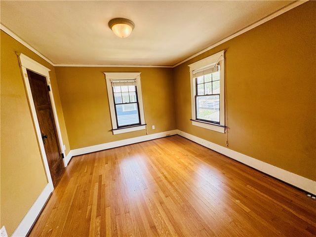 62 E Dixon Avenue, Oakwood, OH 45419